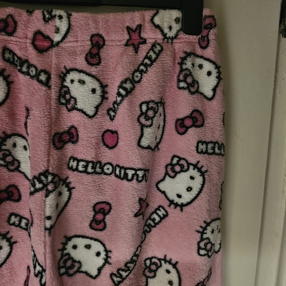 Hello Kitty Pink Adult Pajamas. Loose. Flannel. Forever21. Size L - Picture 6 of 11